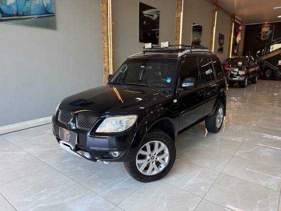 MITSUBISHI PAJERO TR4 2.0 4X4 16V 140CV FLEX 4P AUTOMÁTICO MITSUBISHI PAJERO TR4 2.0 4X4 16V 140CV FLEX 4P AUTOMÁTICO